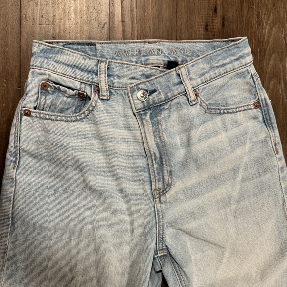 American Eagle Highest Rise Baggy Straight Crossover Jeans - Picture 6 of 6